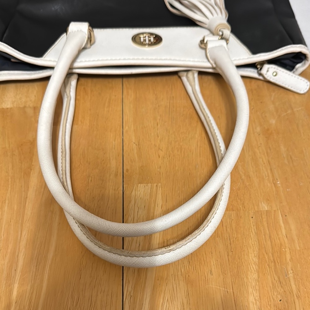 Tommy Hilfiger Black and Cream Tote Bag - Picture 4 of 17